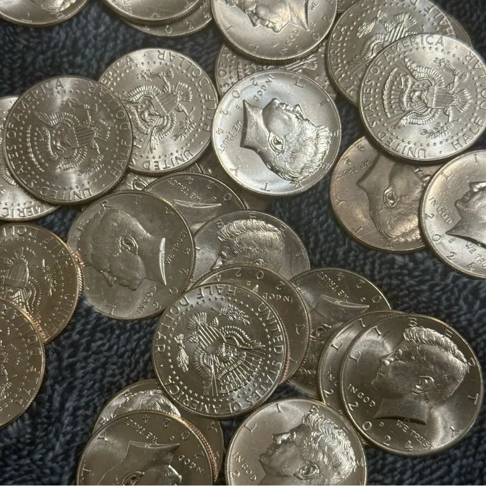 35 UNCIRCULATED 2024 KENNEDY HALF DOLLARS - Picture 5 of 6